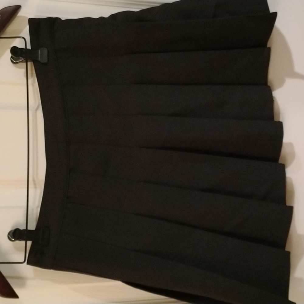 Miss Sumey Black Pleated Skirt Short